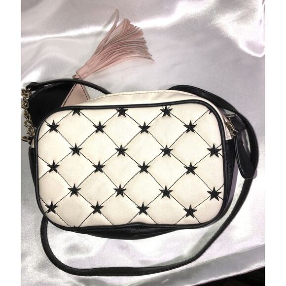 Luv Betsey Johnson Cross Body Purse Quilted 2 Sects Heart Tassel Bag Charm 6x7 - Picture 6 of 13